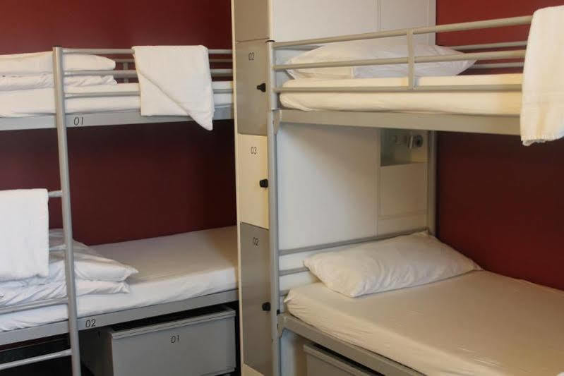 Hostel One80° *
